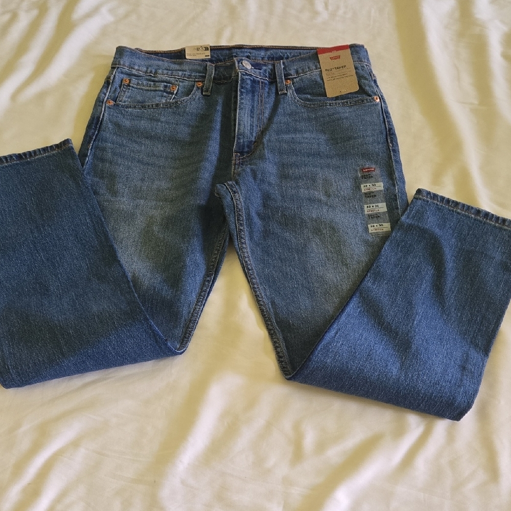Levi's Men's Classic Medium Blue Straight Jeans